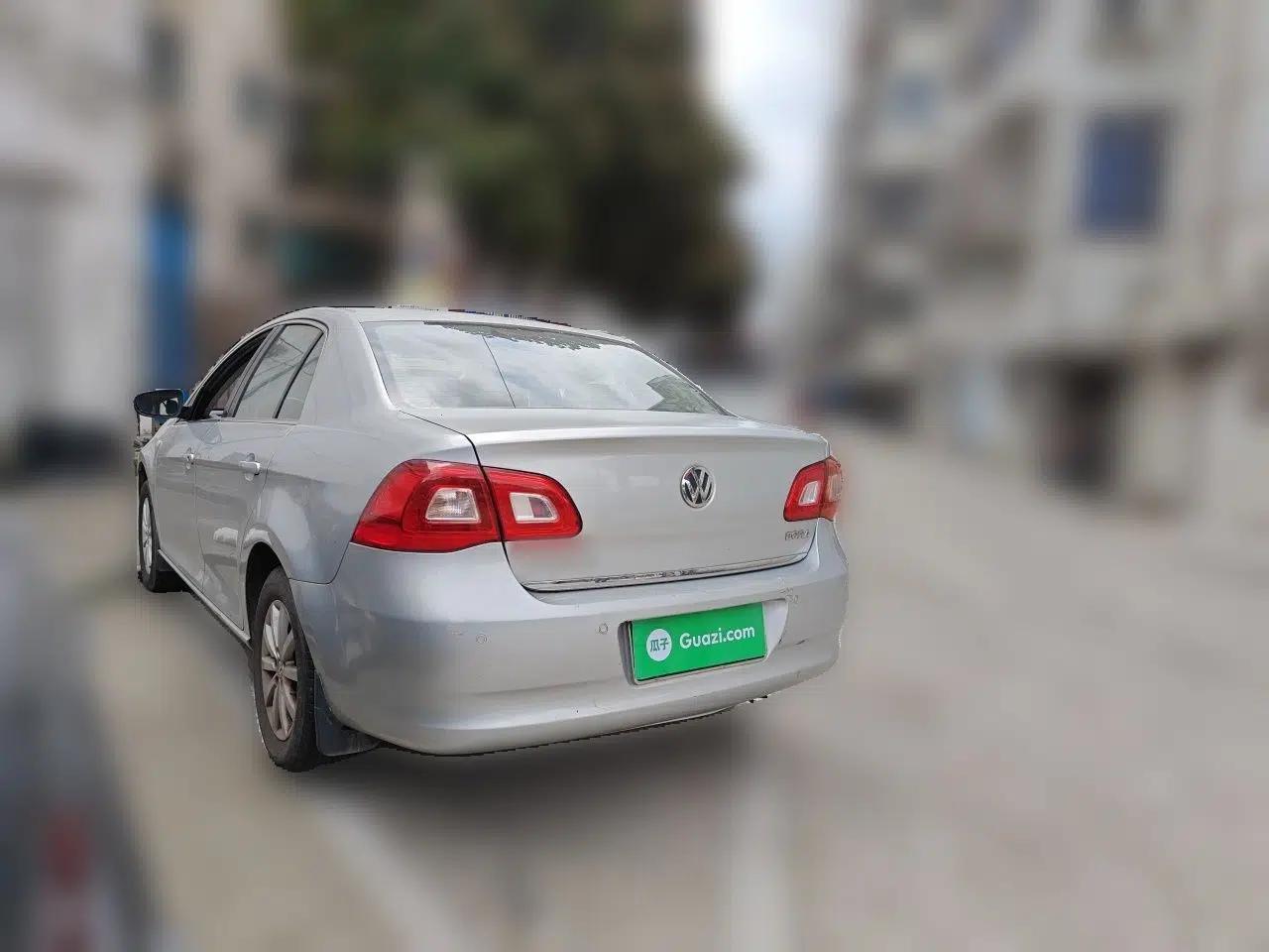 Volkswagen Bora 2011 1.6L Automatic Comfort Model — миниатюра 4