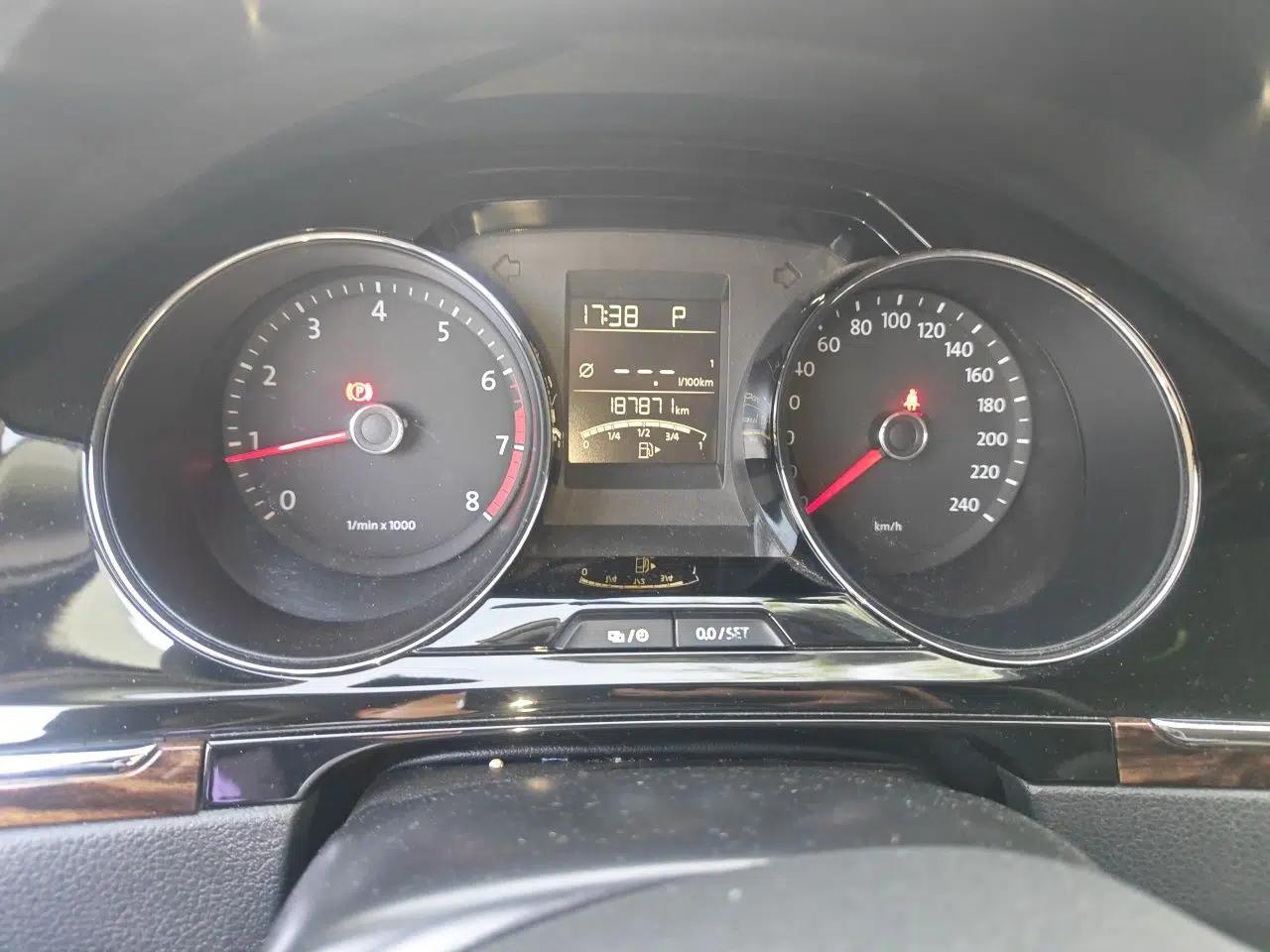 Volkswagen Bora 2013 1.4T Automatic Luxury Model — миниатюра 12