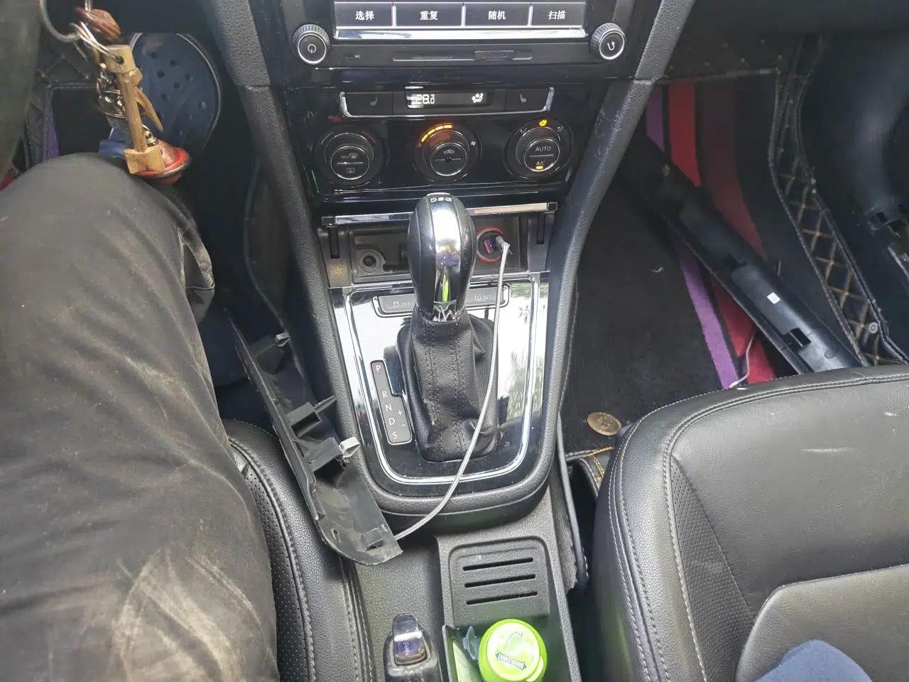 Volkswagen Bora 2013 1.4T Automatic Luxury Model — миниатюра 14