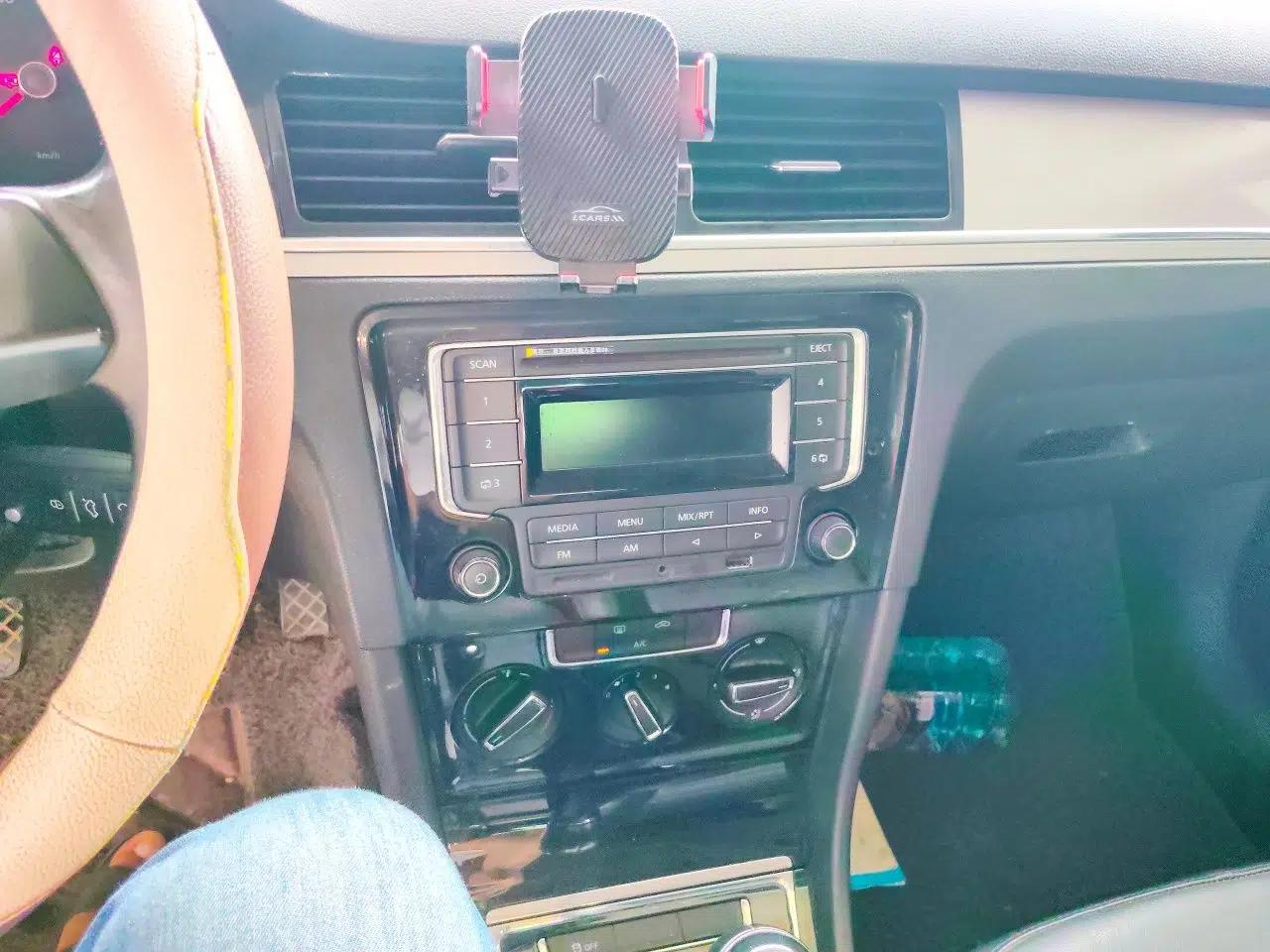 Volkswagen Bora 2013 1.6L Manual Comfort Model — миниатюра 13