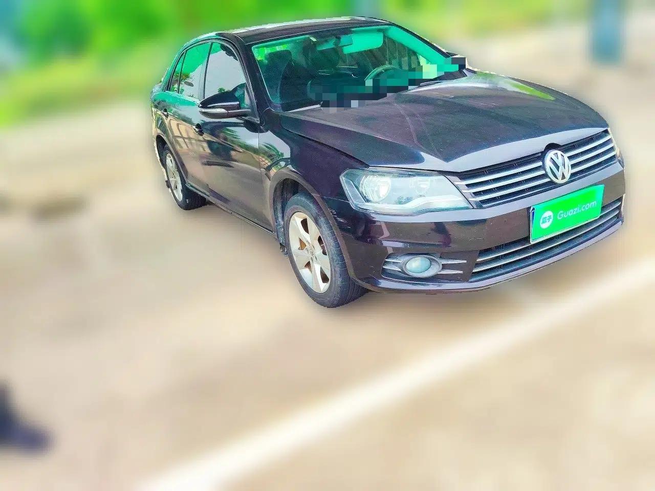 Volkswagen Bora 2013 1.6L Manual Comfort Model — миниатюра 3