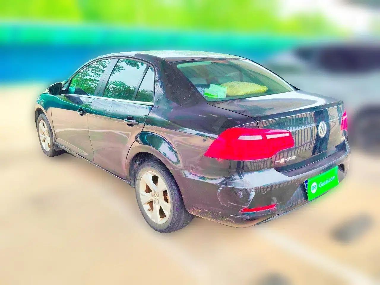Volkswagen Bora 2013 1.6L Manual Comfort Model — миниатюра 4
