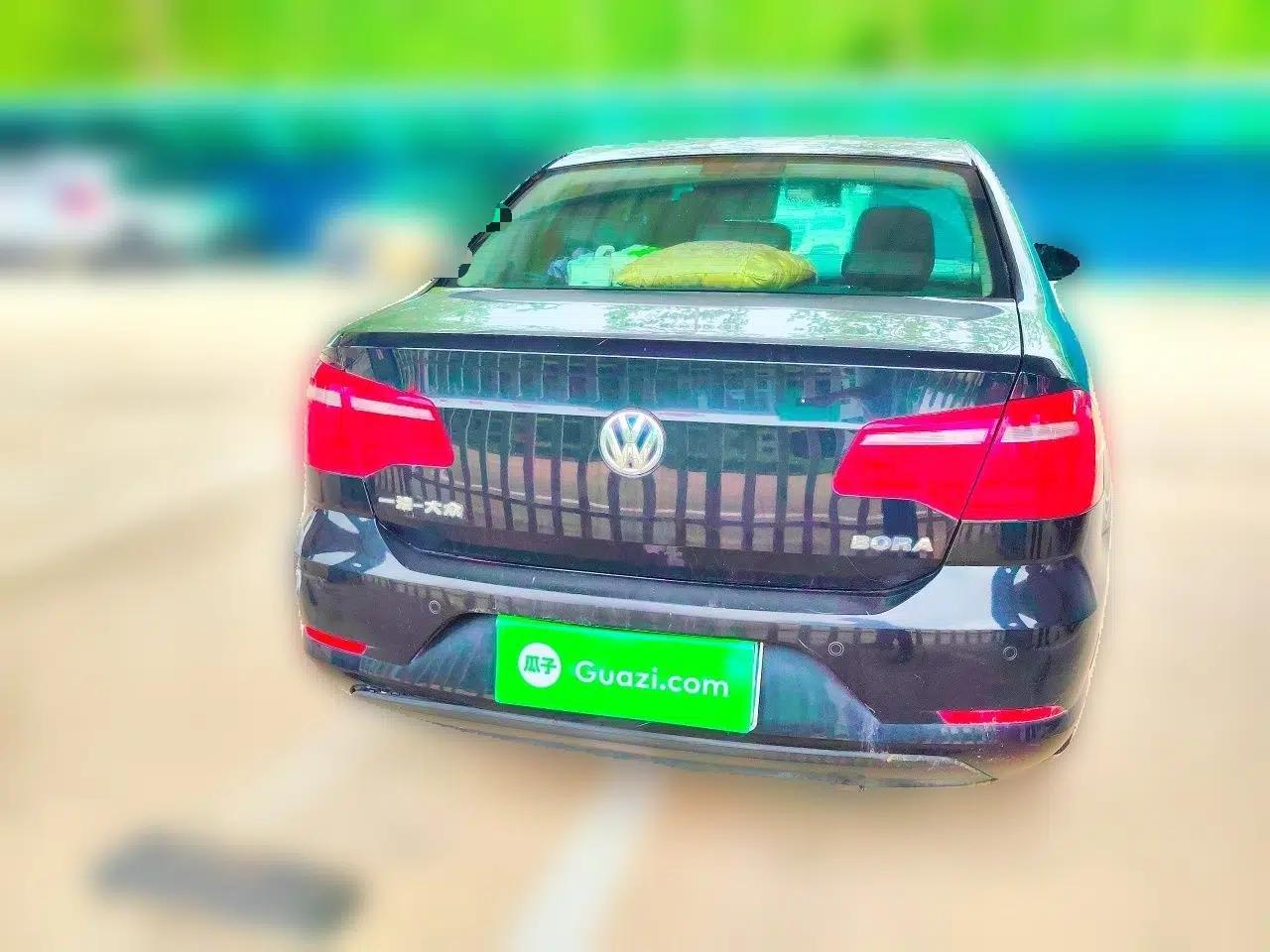 Volkswagen Bora 2013 1.6L Manual Comfort Model — миниатюра 5