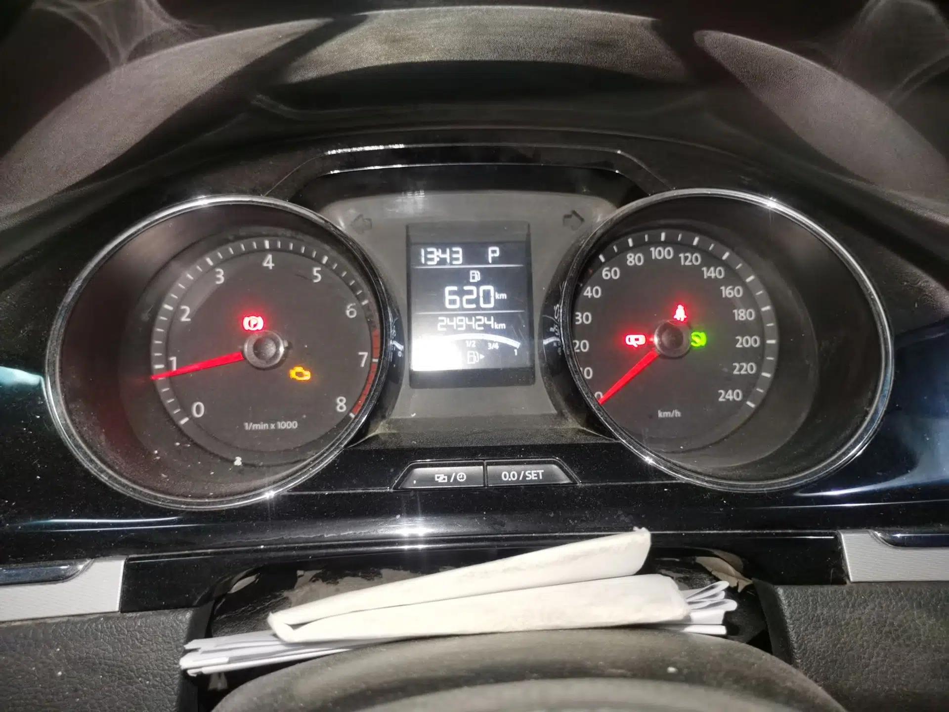Volkswagen Bora 2013 1.6L Automatic Comfort Model — миниатюра 11