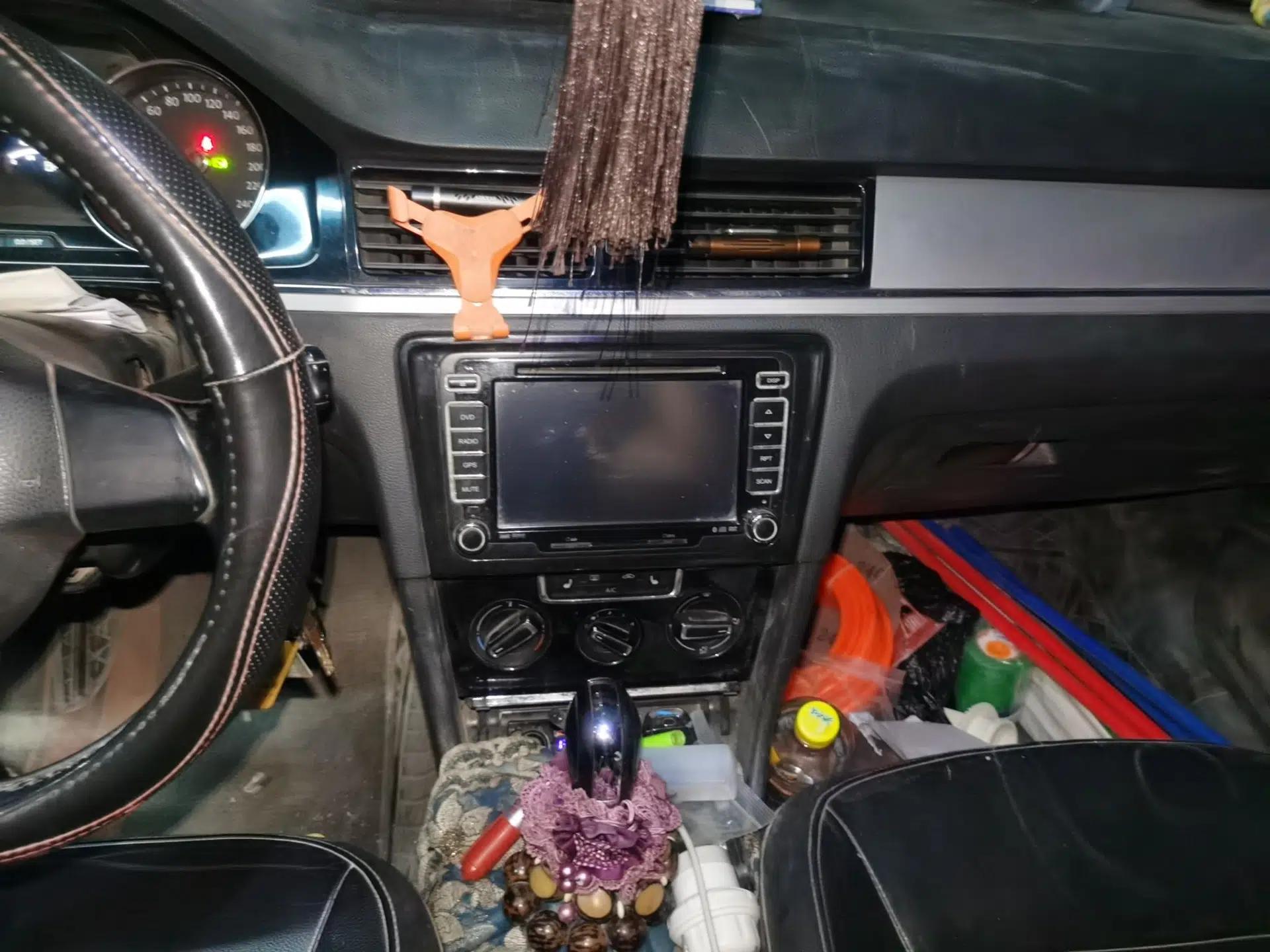 Volkswagen Bora 2013 1.6L Automatic Comfort Model — миниатюра 13