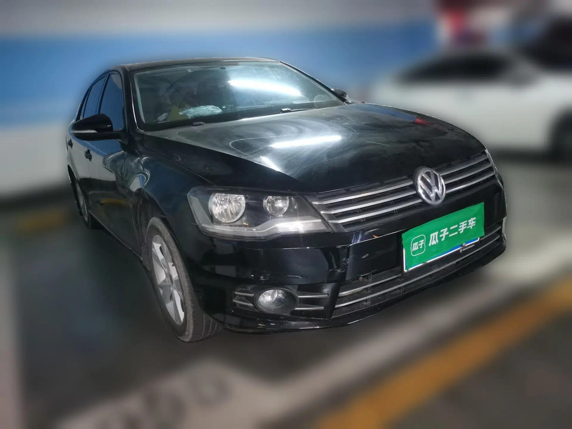 Volkswagen Bora 2013 1.6L Automatic Comfort Model — миниатюра 3