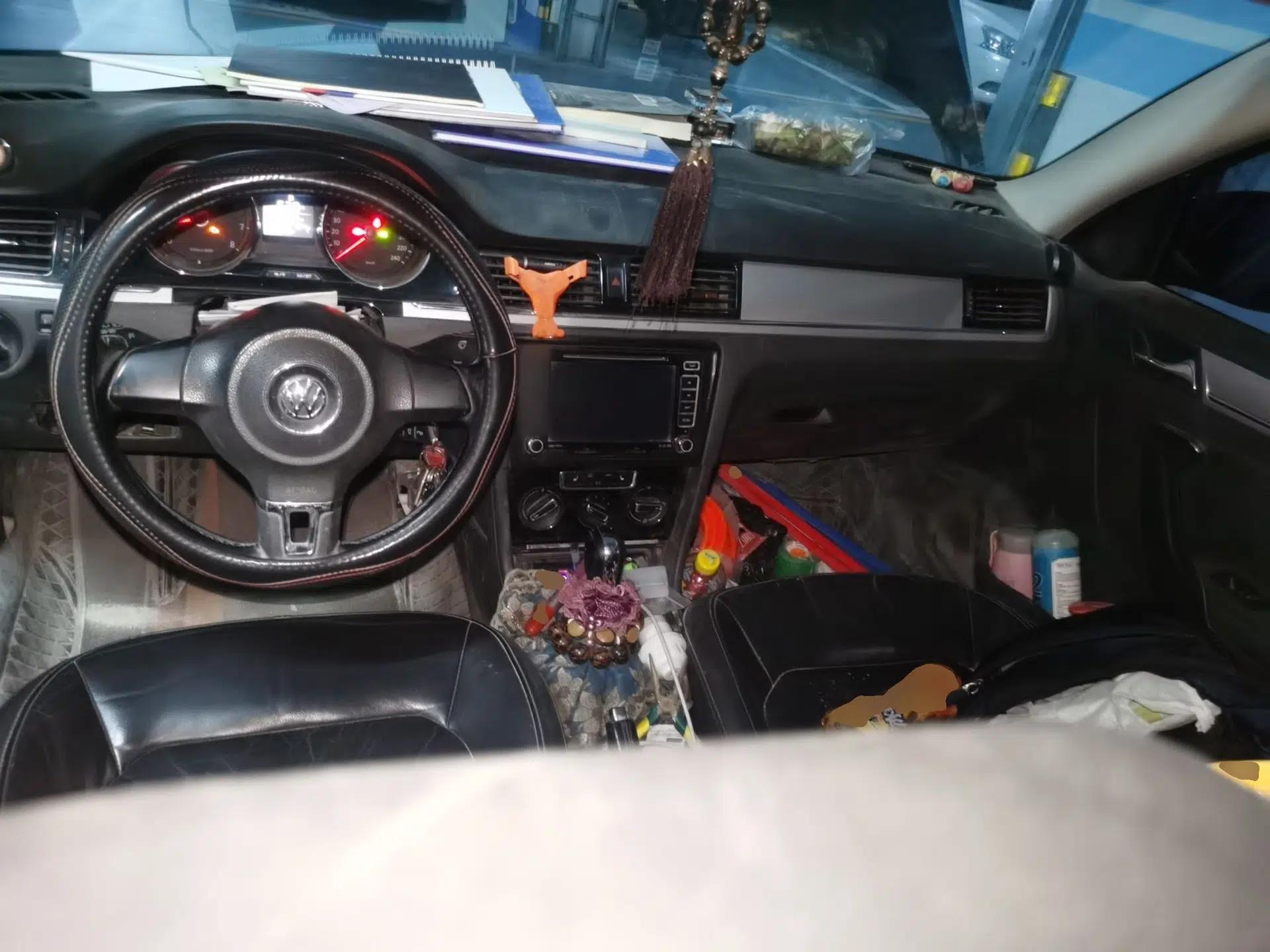 Volkswagen Bora 2013 1.6L Automatic Comfort Model — миниатюра 9