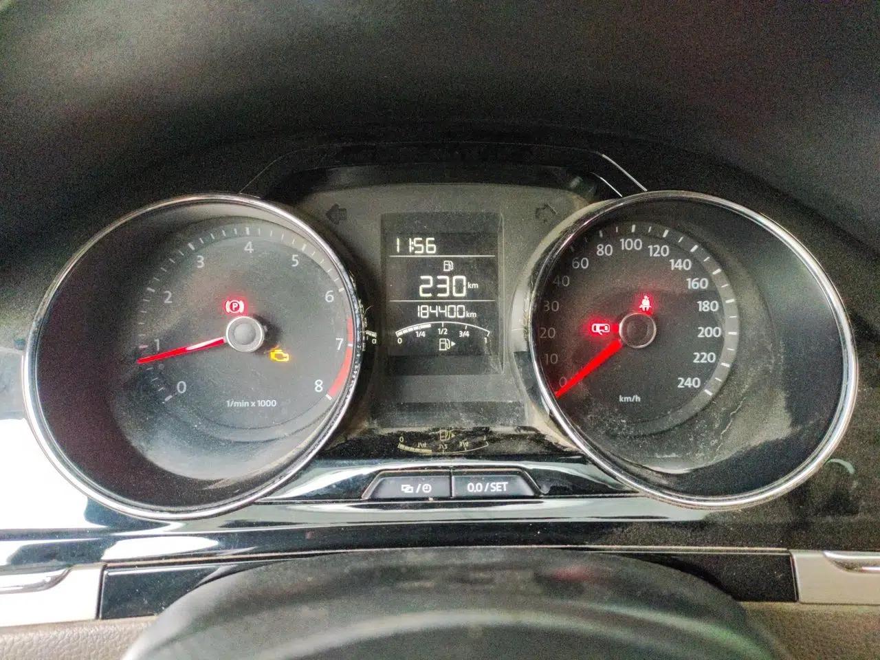 Volkswagen Bora 2014 1.6L Manual Comfort Model — миниатюра 11