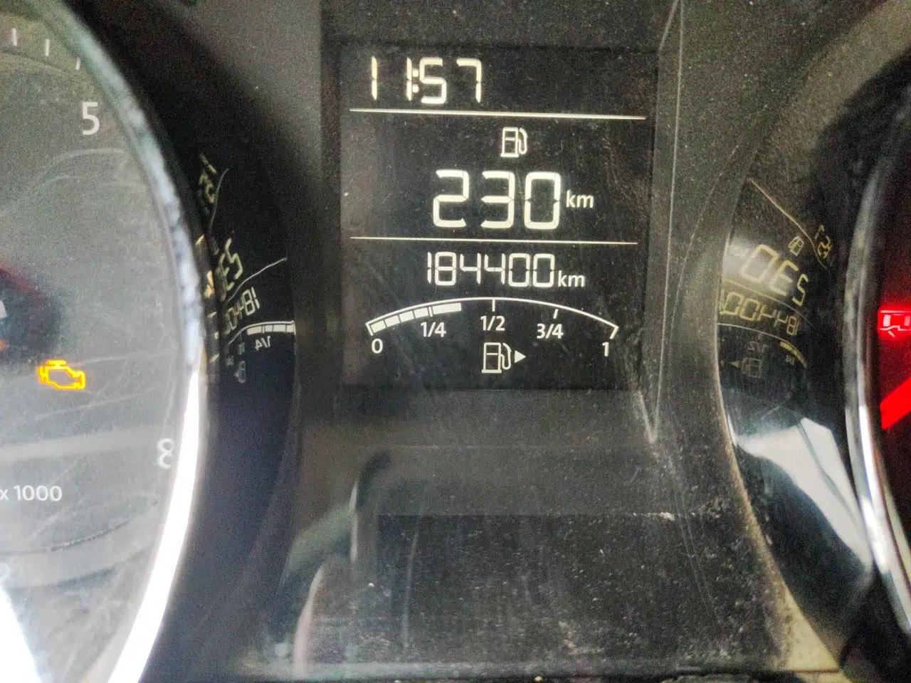 Volkswagen Bora 2014 1.6L Manual Comfort Model — миниатюра 12