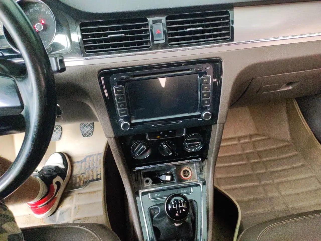 Volkswagen Bora 2014 1.6L Manual Comfort Model — миниатюра 13