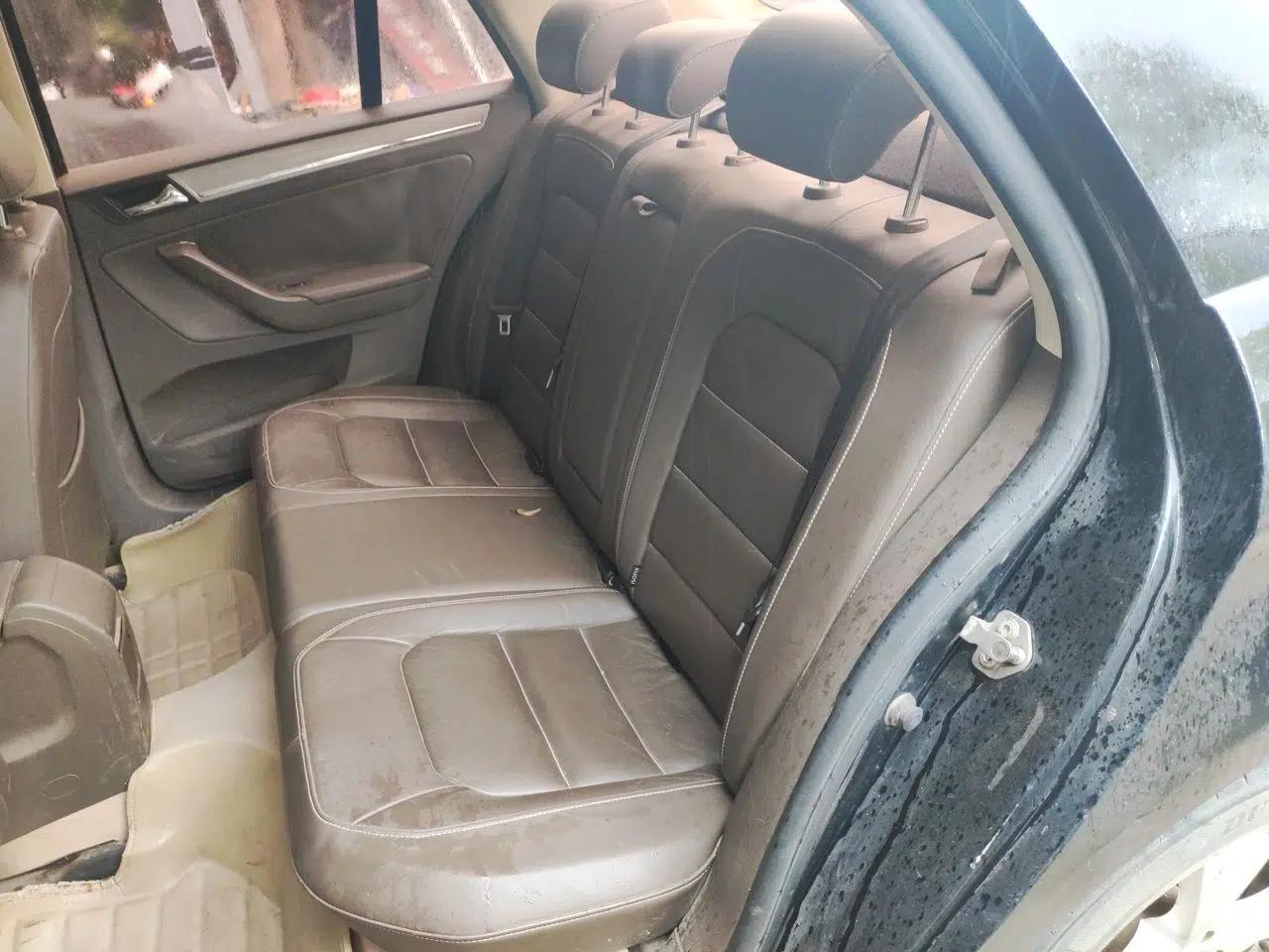 Volkswagen Bora 2014 1.6L Manual Comfort Model — миниатюра 17