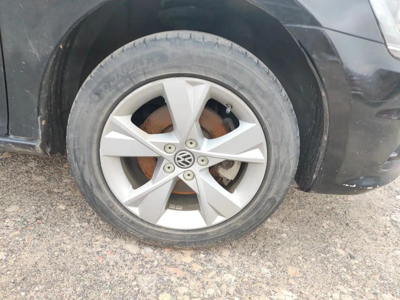Volkswagen Bora 2014 1.6L Manual Comfort Model — миниатюра 8