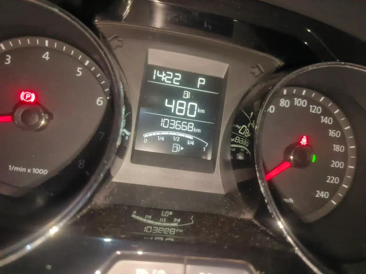 Volkswagen Bora 2014 1.6L Automatic Comfort Model — миниатюра 11