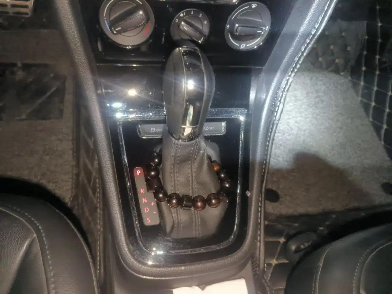Volkswagen Bora 2014 1.6L Automatic Comfort Model — миниатюра 13