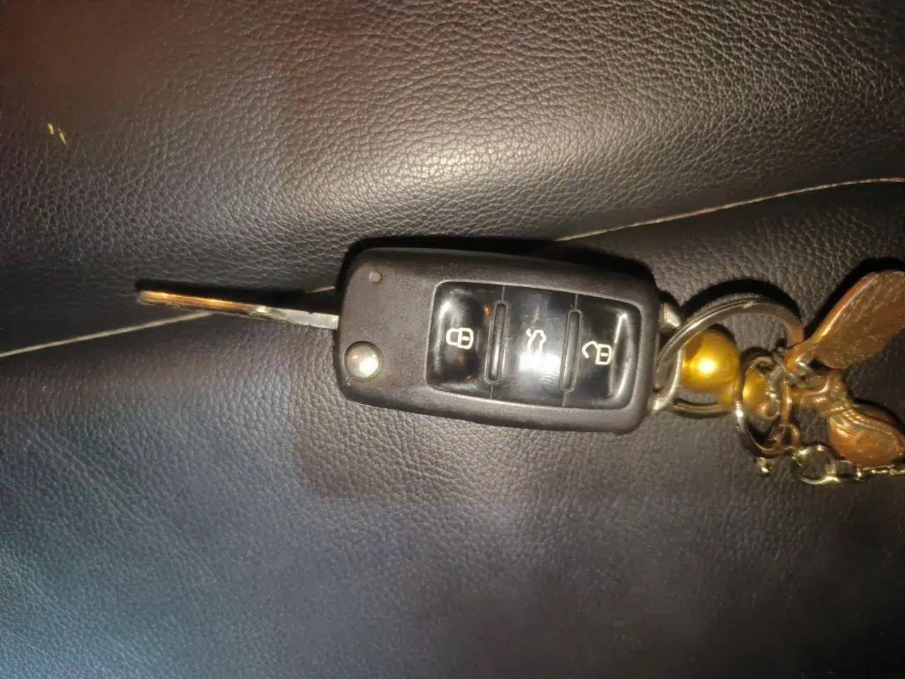 Volkswagen Bora 2014 1.6L Automatic Comfort Model — миниатюра 17