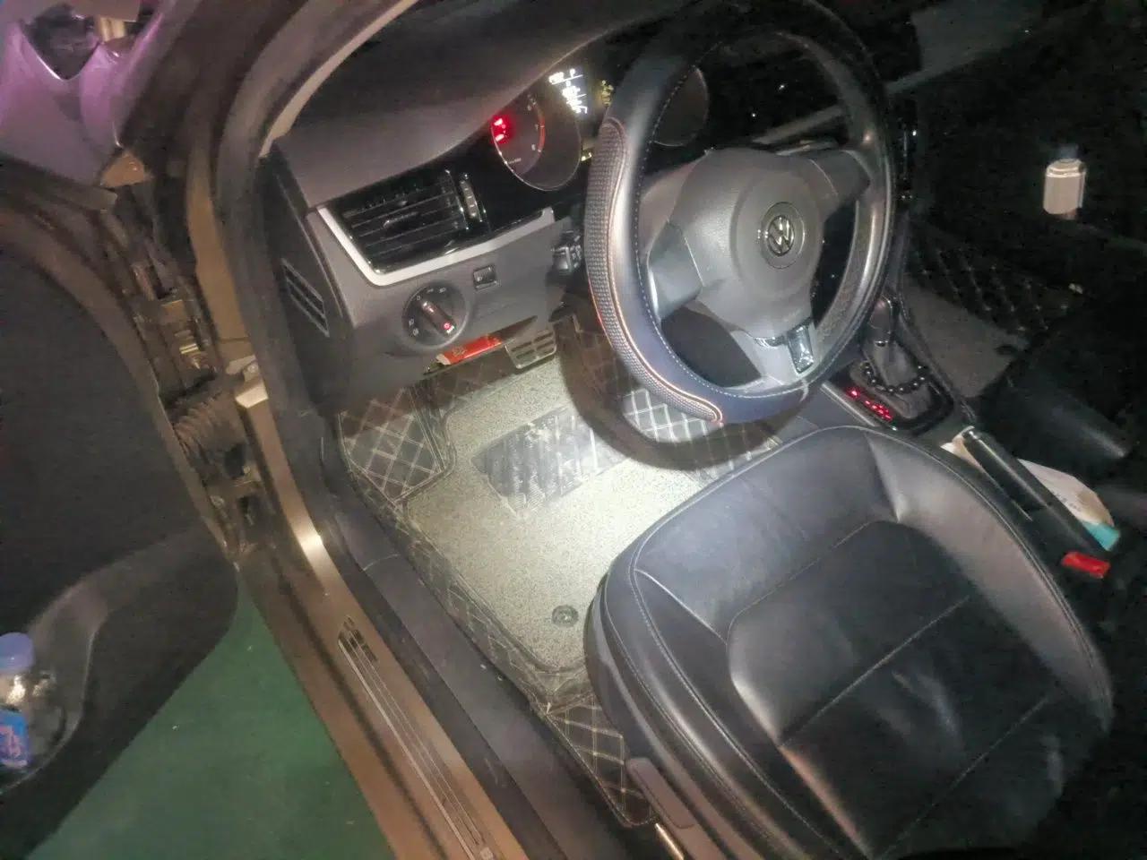 Volkswagen Bora 2014 1.6L Automatic Comfort Model — миниатюра 19