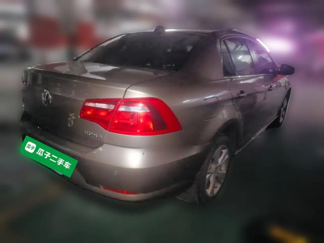 Volkswagen Bora 2014 1.6L Automatic Comfort Model — миниатюра 6