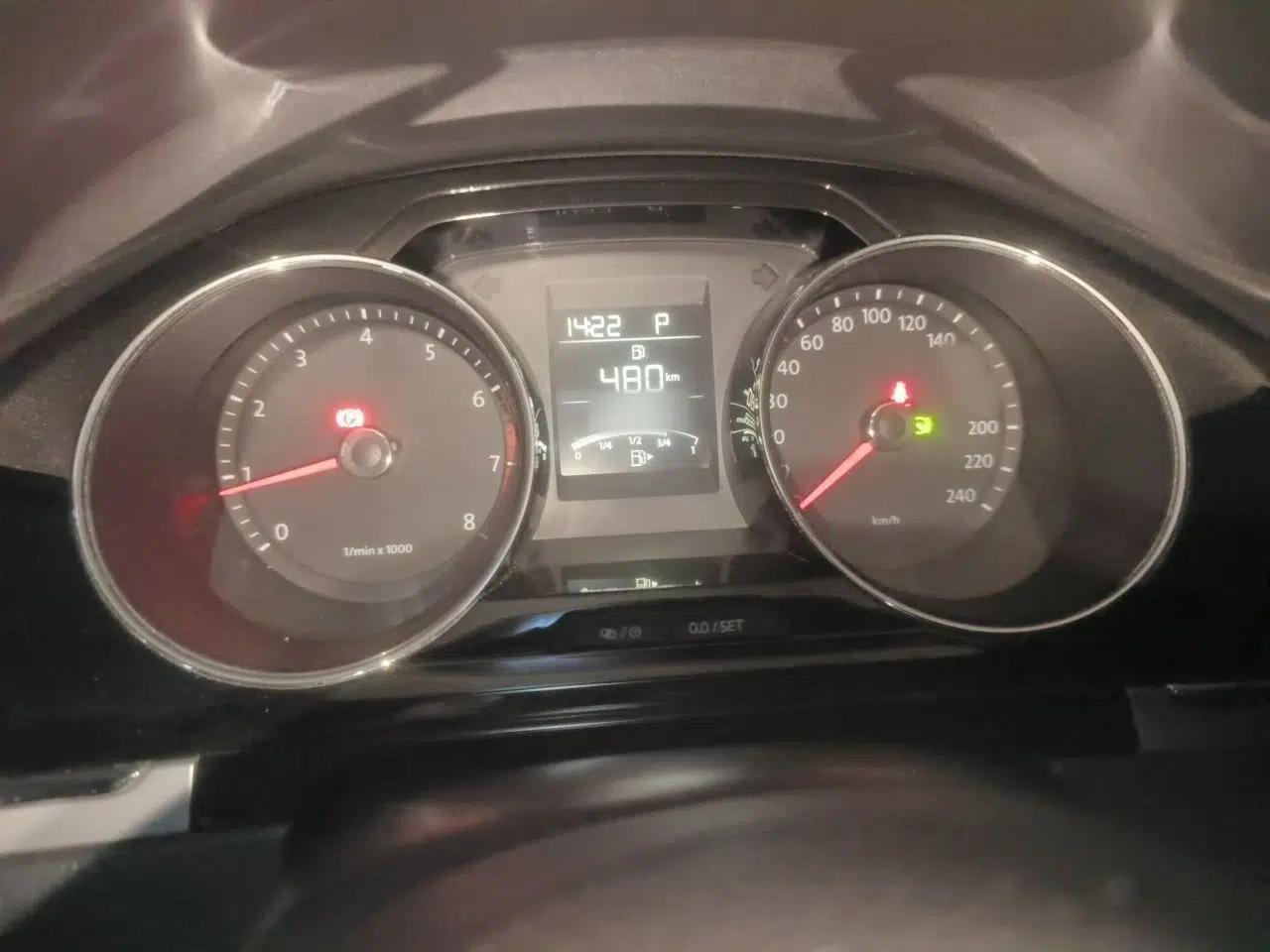 Volkswagen Bora 2014 1.6L Automatic Comfort Model — миниатюра 10