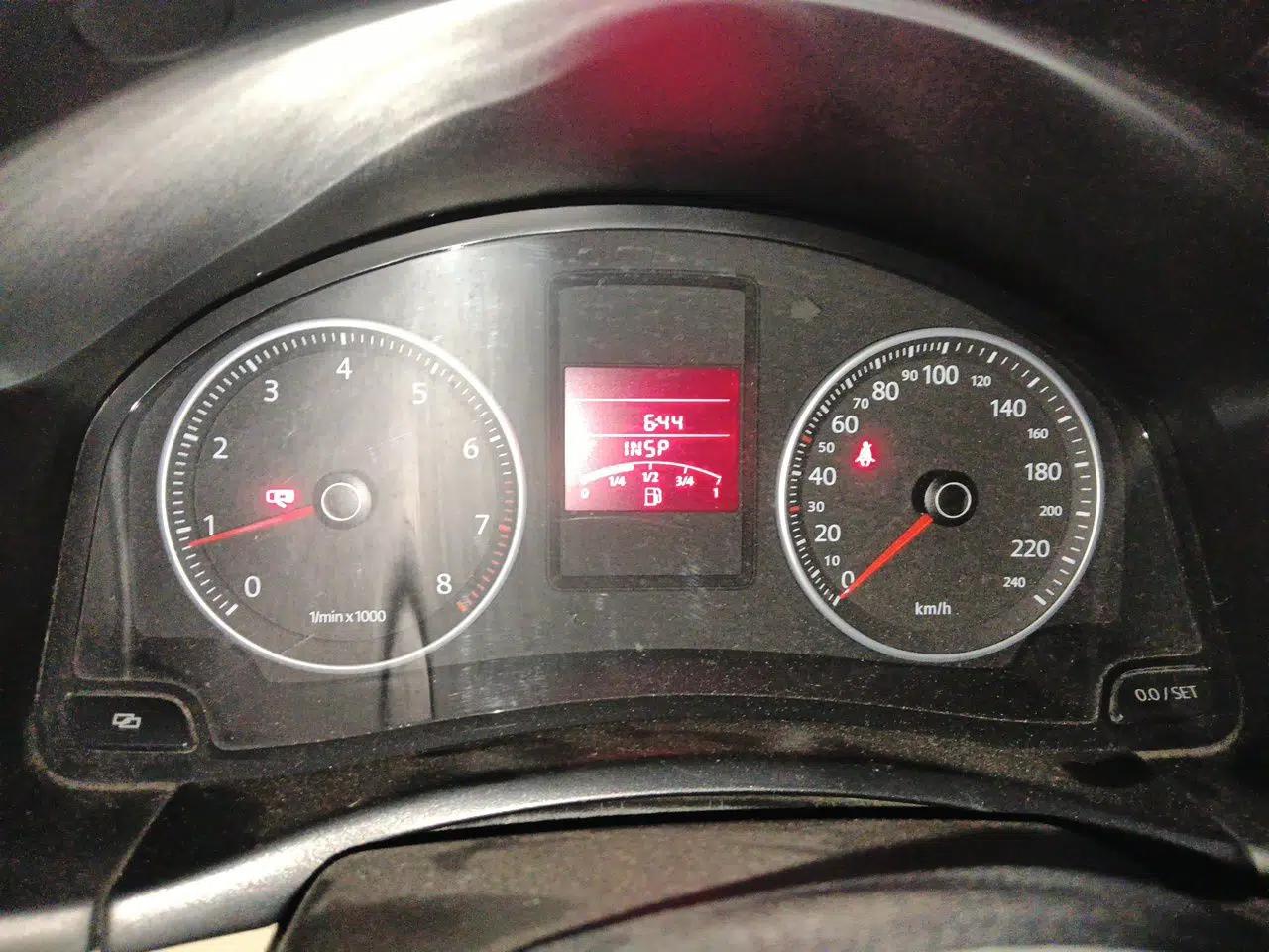 Volkswagen Bora 2011 1.6L Manual Comfort Version — миниатюра 11