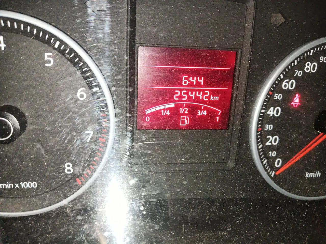 Volkswagen Bora 2011 1.6L Manual Comfort Version — миниатюра 12