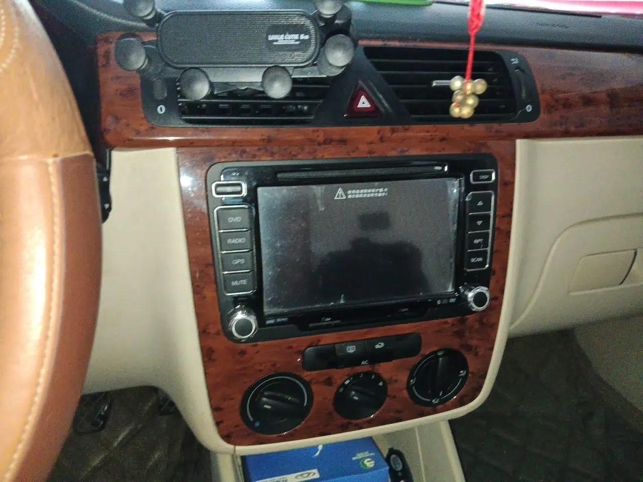 Volkswagen Bora 2011 1.6L Manual Comfort Version — миниатюра 13