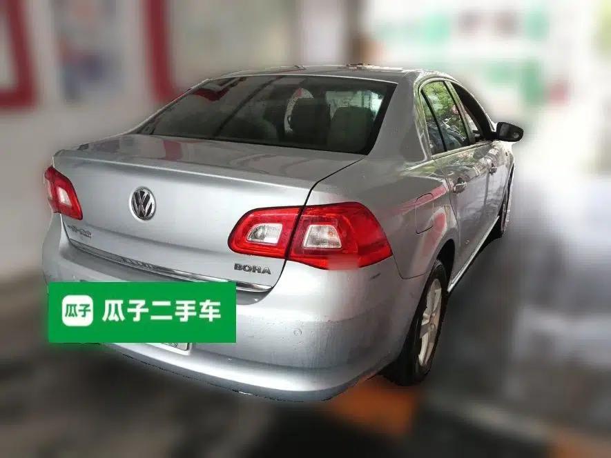 Volkswagen Bora 2011 1.6L Manual Comfort Version — миниатюра 6