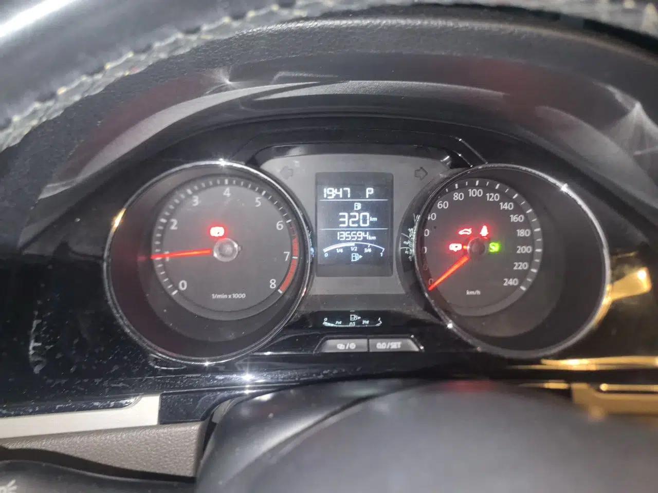 Volkswagen Bora 2013 1.6L Automatic Comfort Model — миниатюра 11