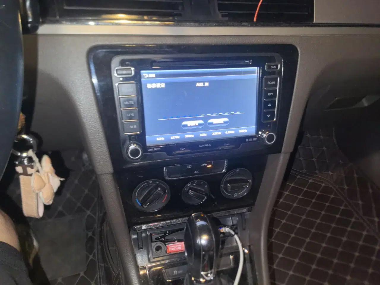 Volkswagen Bora 2013 1.6L Automatic Comfort Model — миниатюра 13