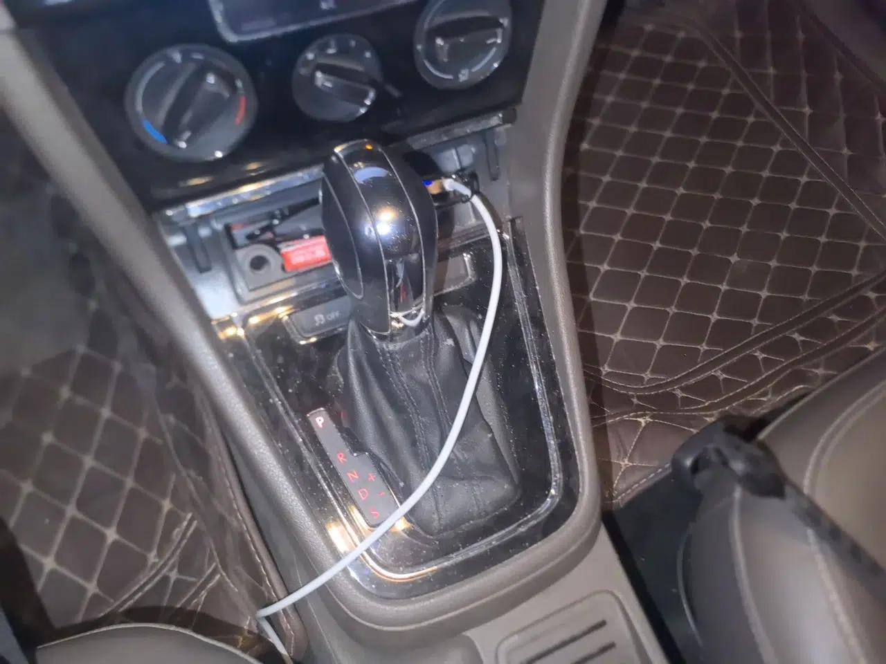 Volkswagen Bora 2013 1.6L Automatic Comfort Model — миниатюра 14