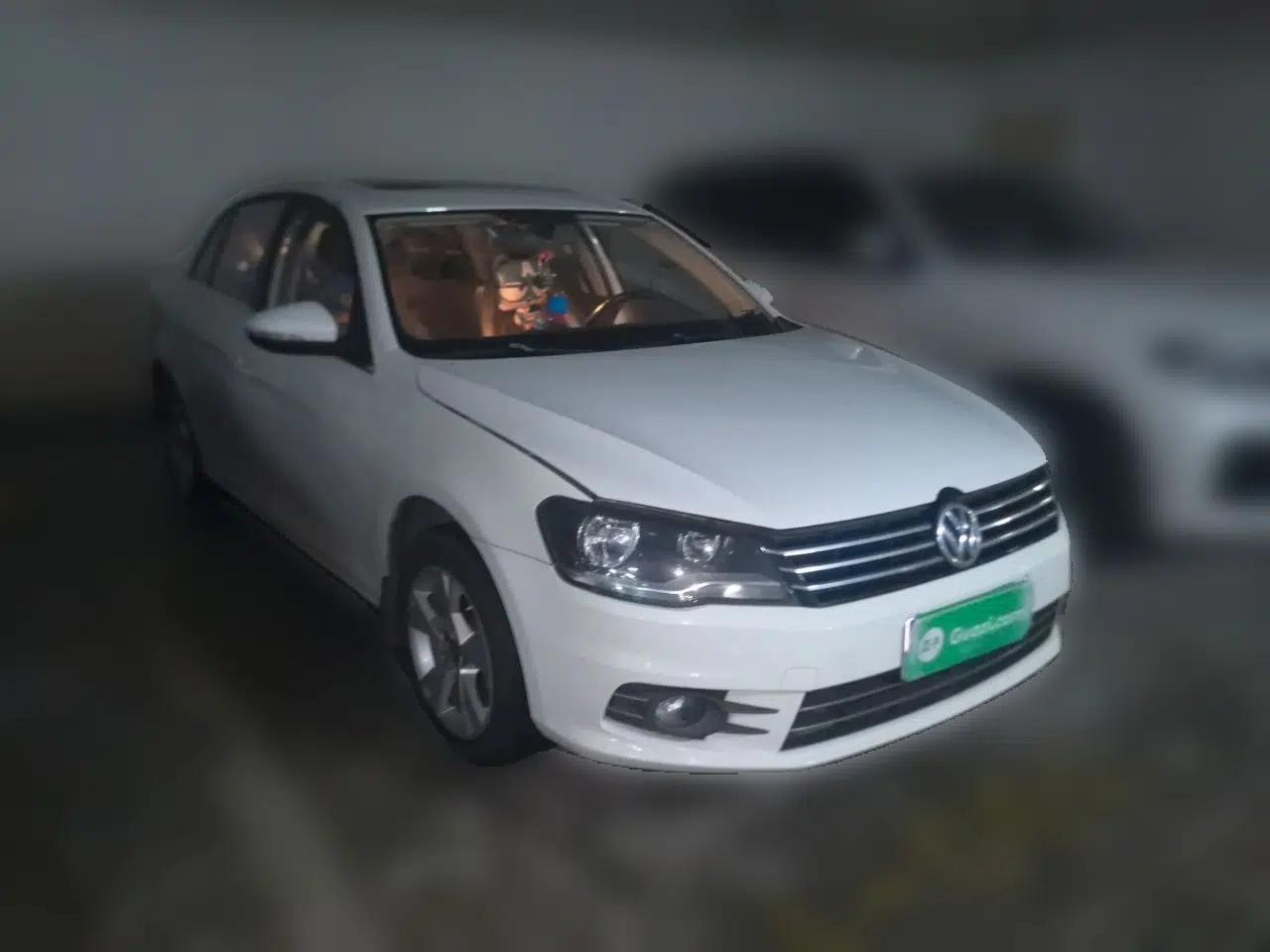 Volkswagen Bora 2013 1.6L Automatic Comfort Model — миниатюра 3