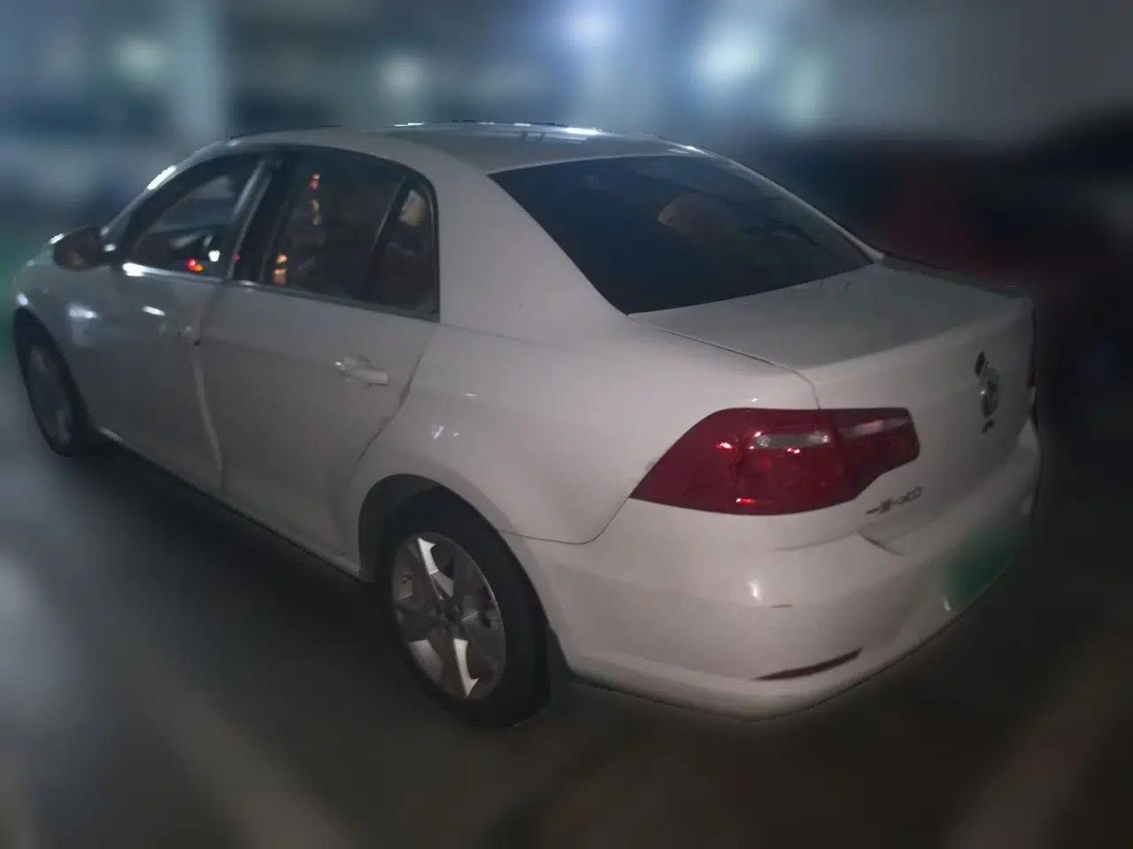 Volkswagen Bora 2013 1.6L Automatic Comfort Model — миниатюра 4