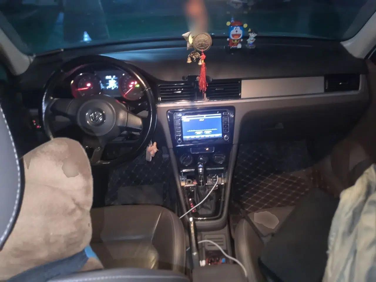 Volkswagen Bora 2013 1.6L Automatic Comfort Model — миниатюра 9