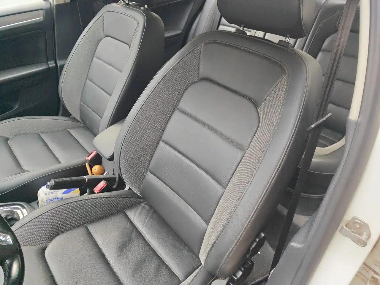 Volkswagen Bora 2015 Value Edition 1.6L Automatic Comfort Version — миниатюра 15