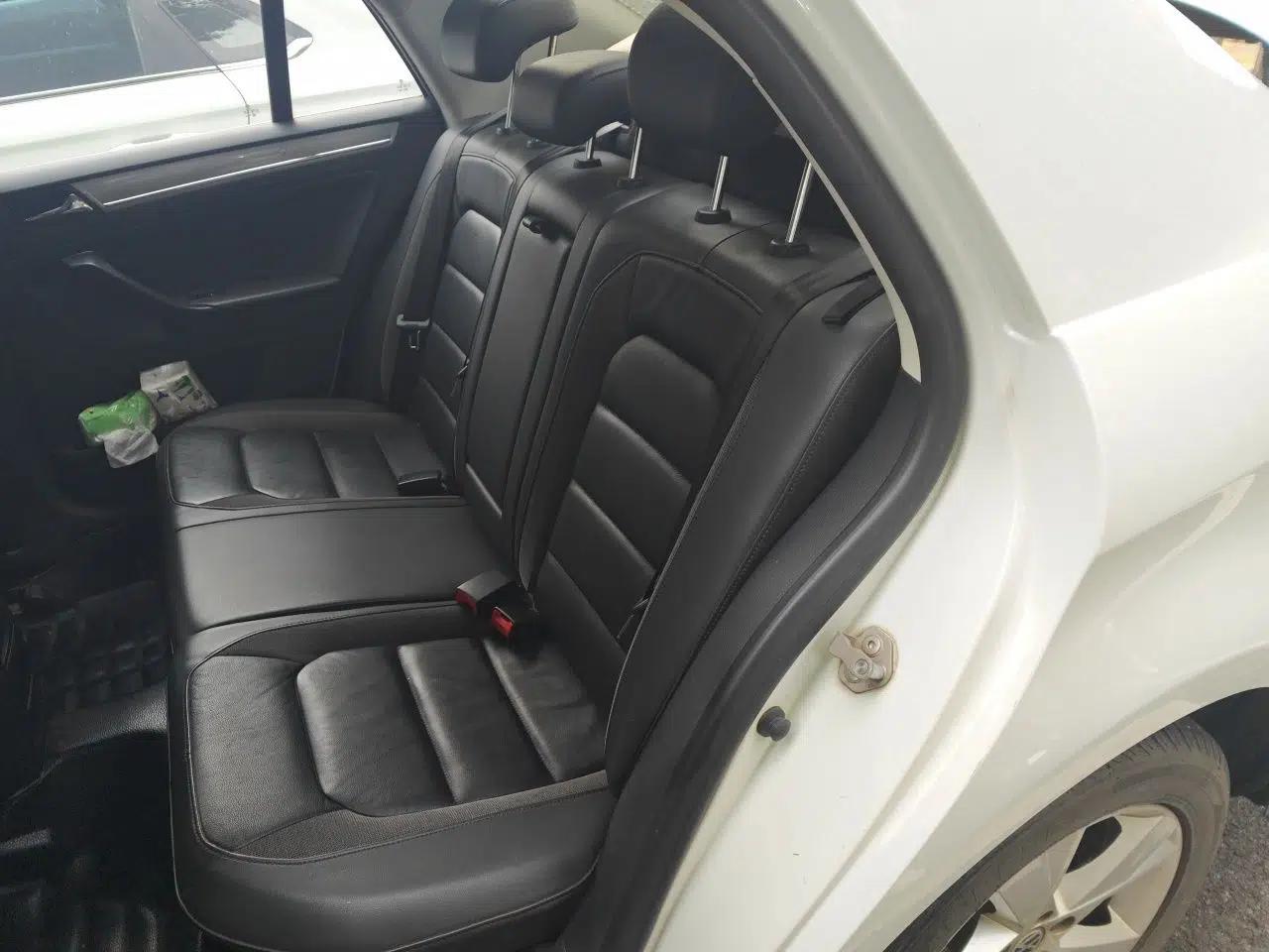 Volkswagen Bora 2015 Value Edition 1.6L Automatic Comfort Version — миниатюра 17