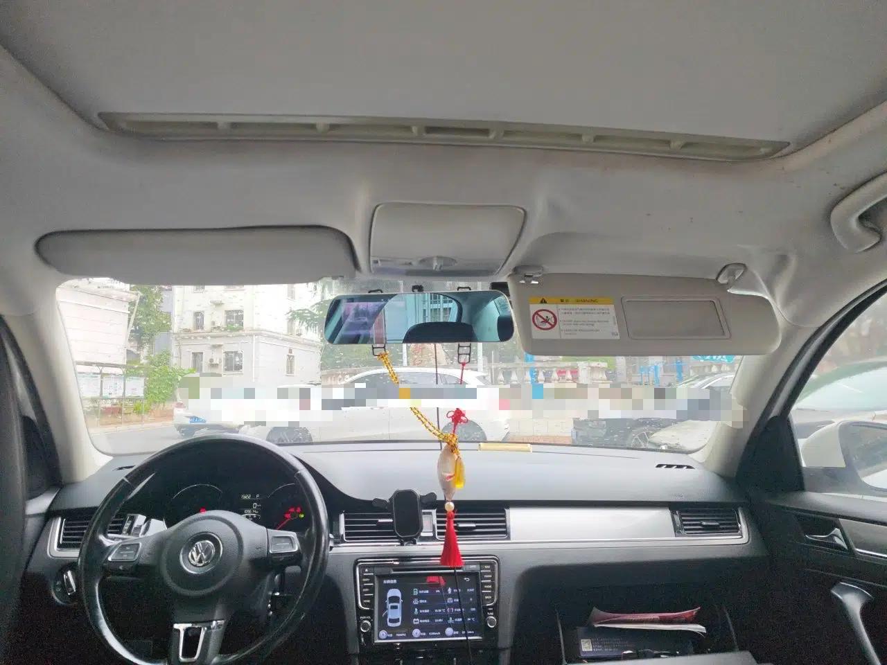 Volkswagen Bora 2015 Value Edition 1.6L Automatic Comfort Version — миниатюра 18
