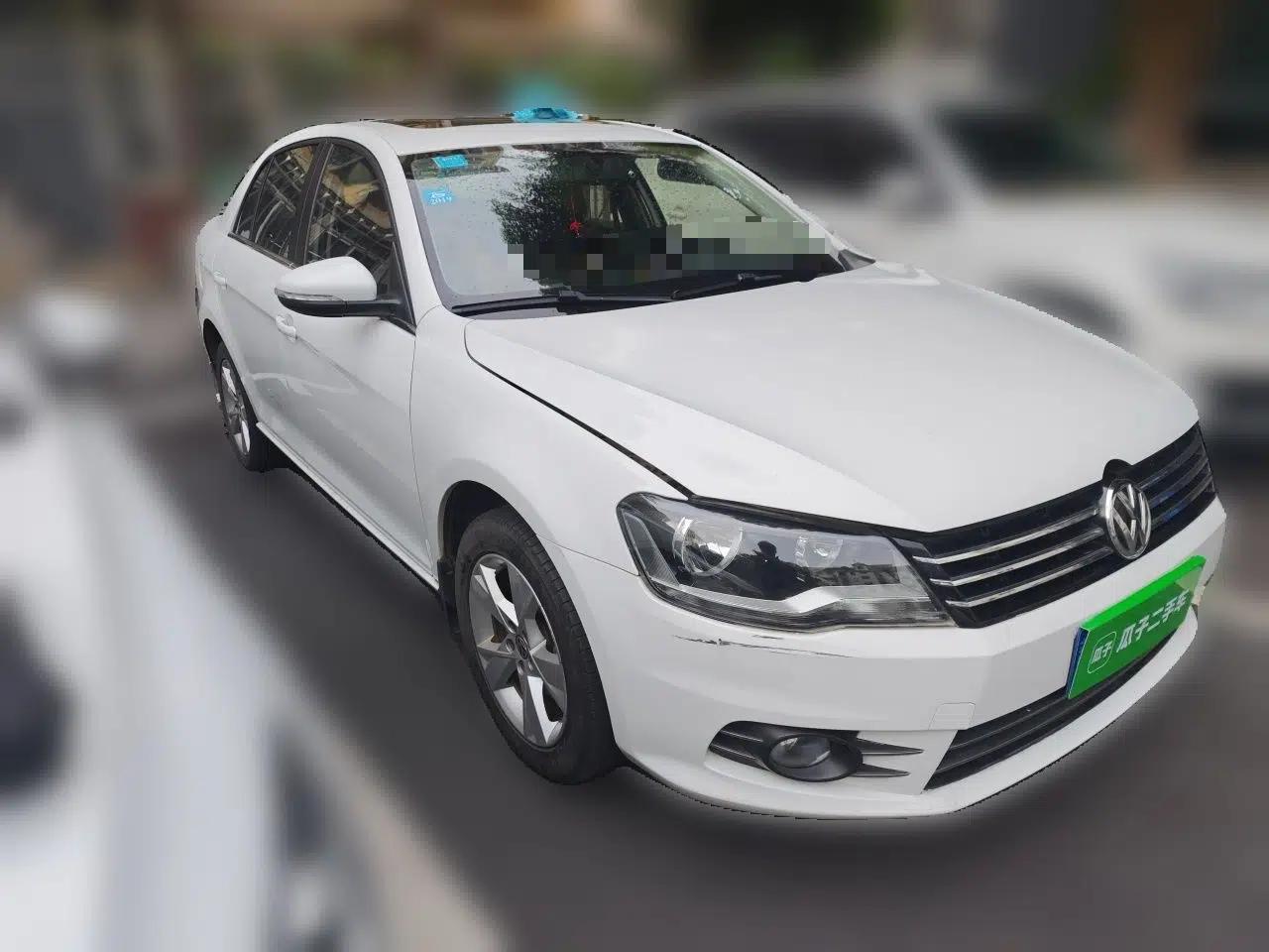 Volkswagen Bora 2015 Value Edition 1.6L Automatic Comfort Version — миниатюра 3