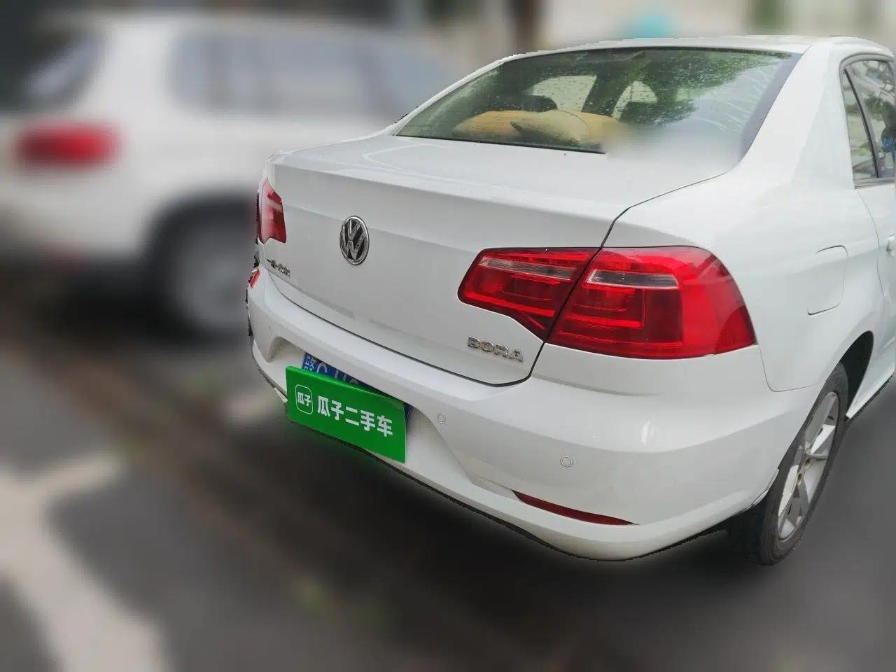 Volkswagen Bora 2015 Value Edition 1.6L Automatic Comfort Version — миниатюра 5