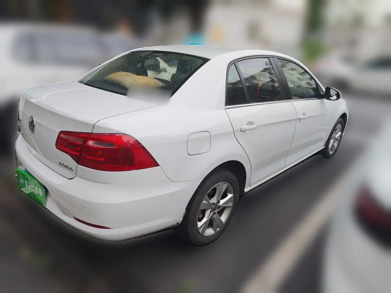 Volkswagen Bora 2015 Value Edition 1.6L Automatic Comfort Version — миниатюра 6