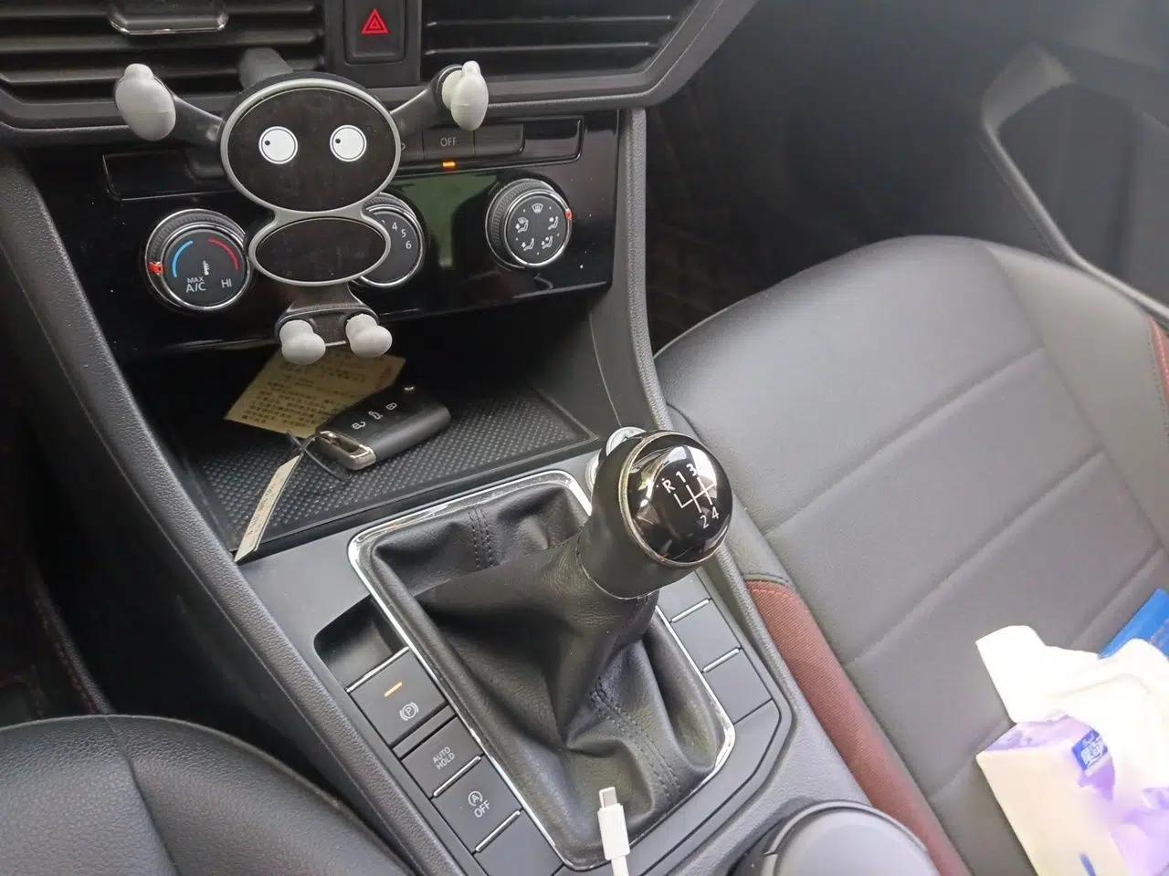 Volkswagen Bora 2020 1.5L Manual Comfort Version — миниатюра 13