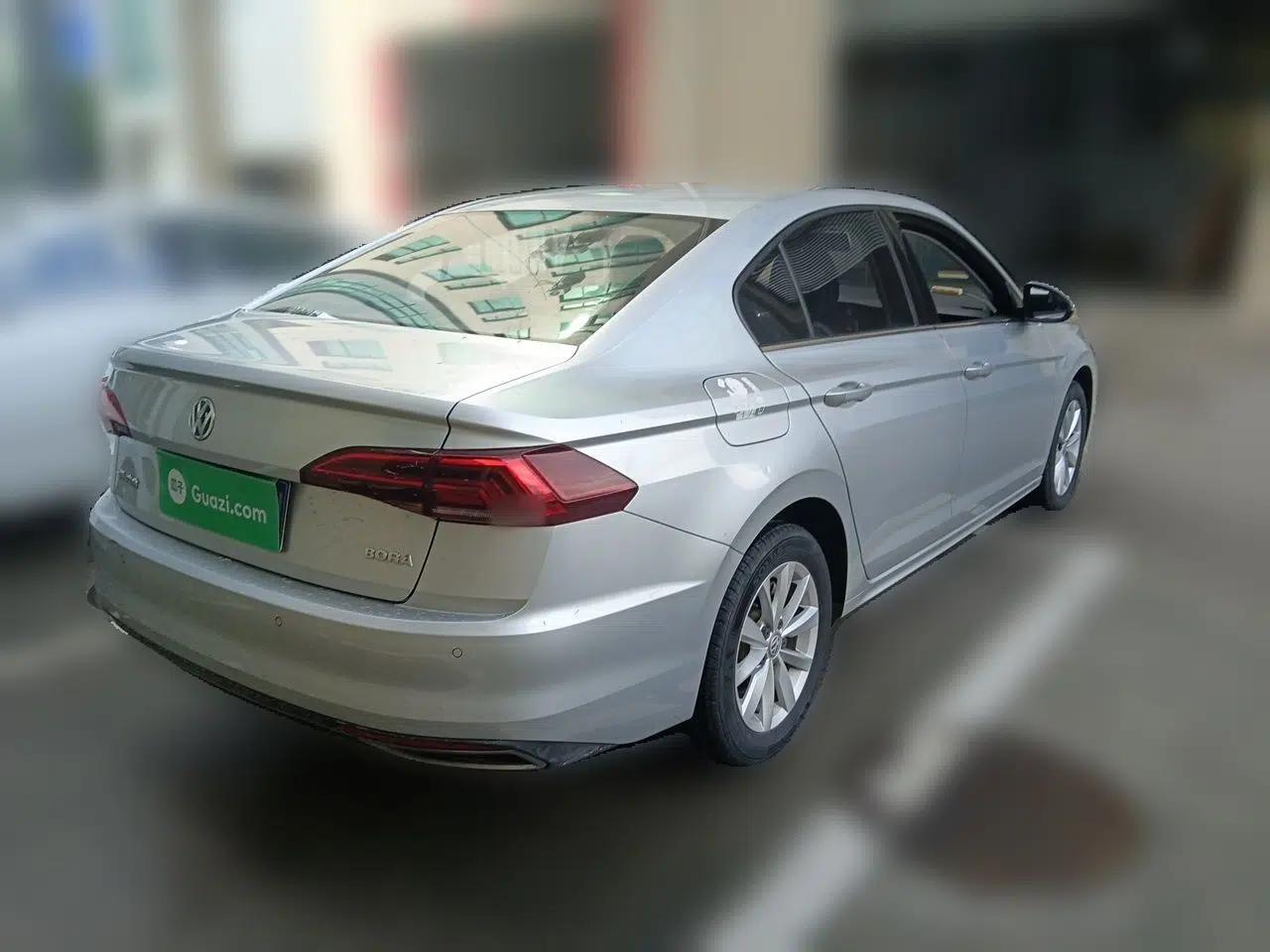Volkswagen Bora 2020 1.5L Manual Comfort Version — миниатюра 6