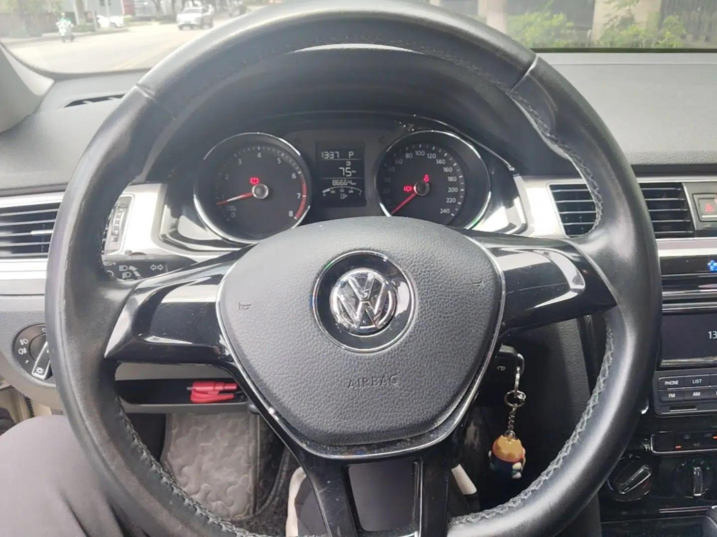 Volkswagen Bora 2017 1.6L Automatic Comfort Model — миниатюра 13