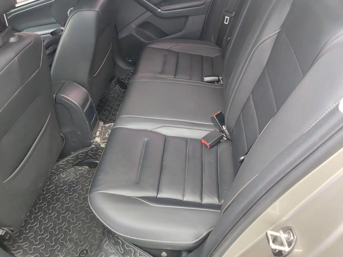 Volkswagen Bora 2017 1.6L Automatic Comfort Model — миниатюра 20