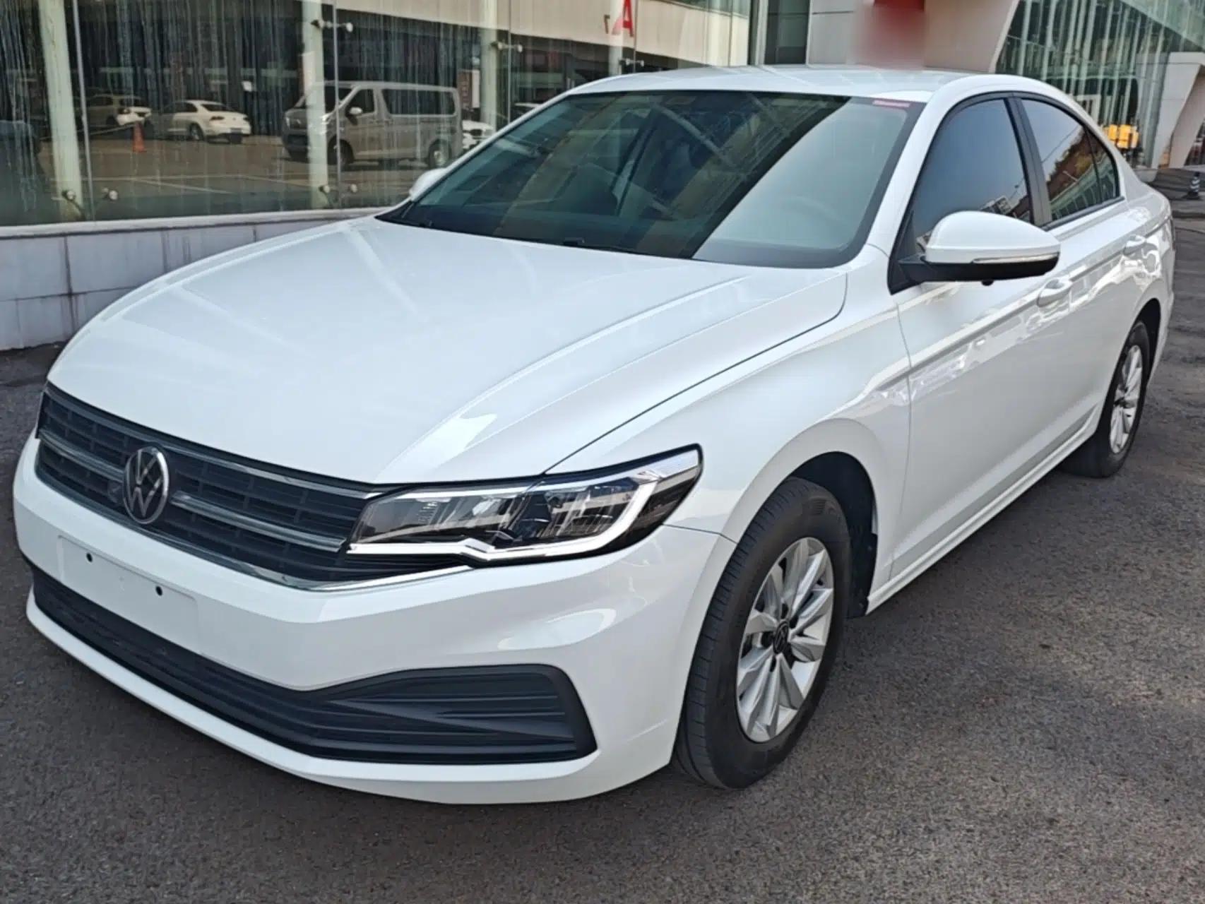 Volkswagen Bora 2021 1.5L Automatic Fashionable Smart Connectivity Version — миниатюра 1