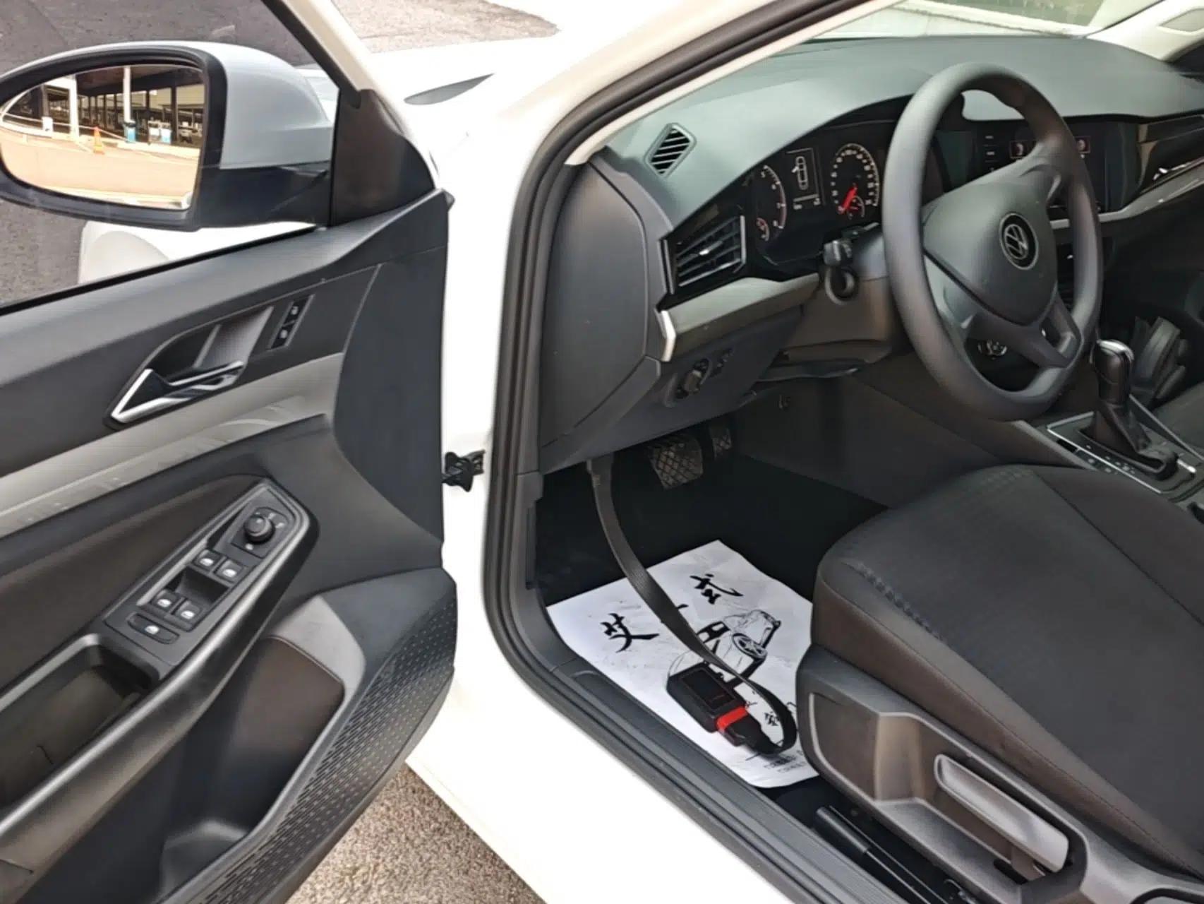 Volkswagen Bora 2021 1.5L Automatic Fashionable Smart Connectivity Version — миниатюра 23