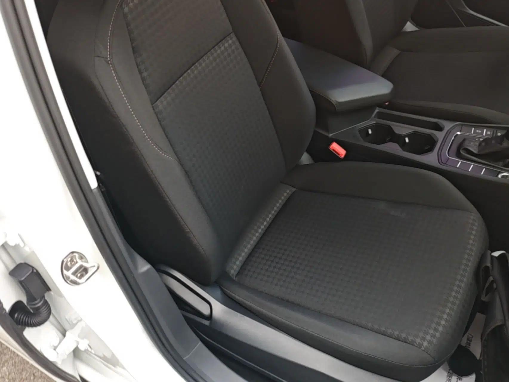 Volkswagen Bora 2021 1.5L Automatic Fashionable Smart Connectivity Version — миниатюра 24