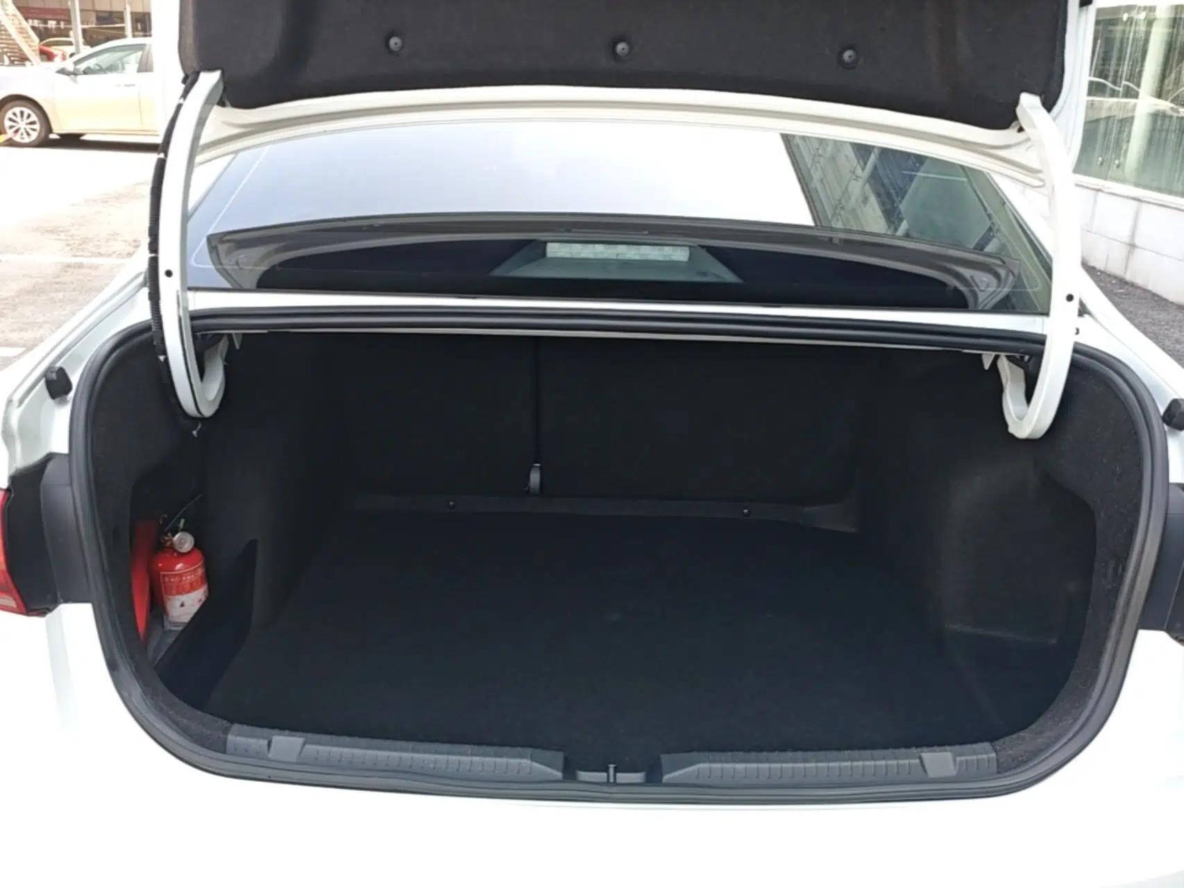 Volkswagen Bora 2021 1.5L Automatic Fashionable Smart Connectivity Version — миниатюра 27