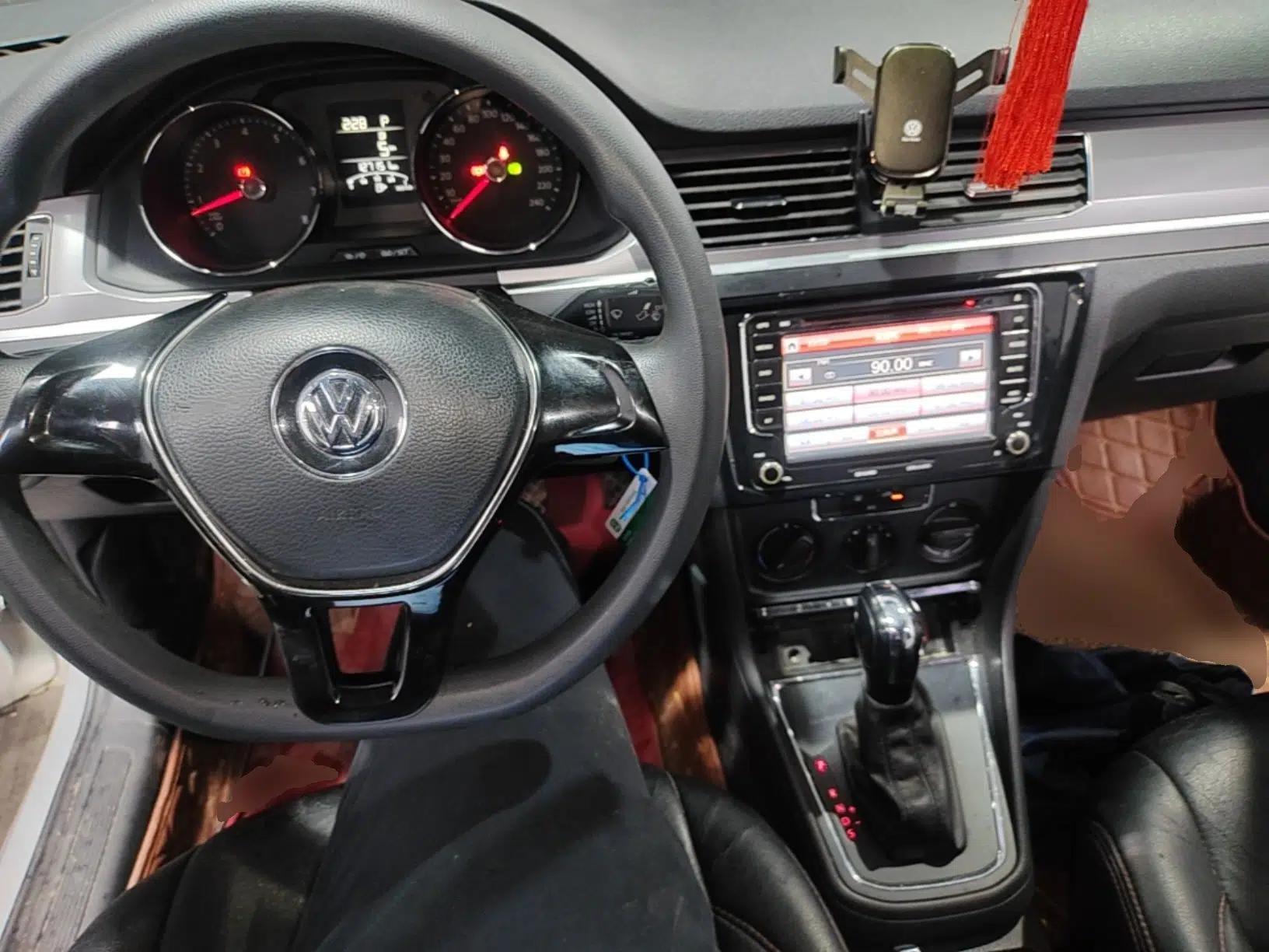 Volkswagen Bora 2017 1.6L Automatic Fashion Model — миниатюра 12