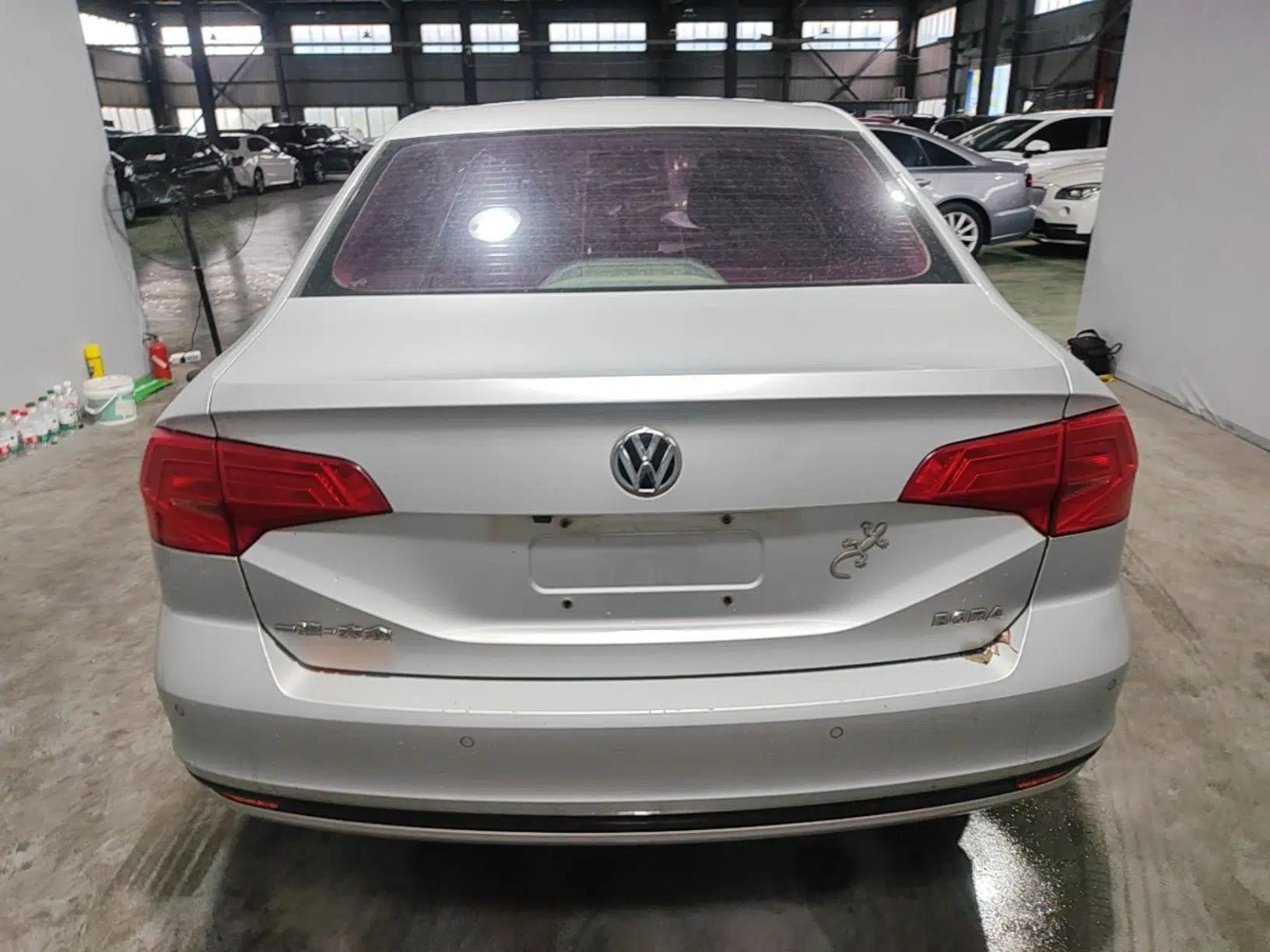 Volkswagen Bora 2017 1.6L Automatic Fashion Model — миниатюра 5