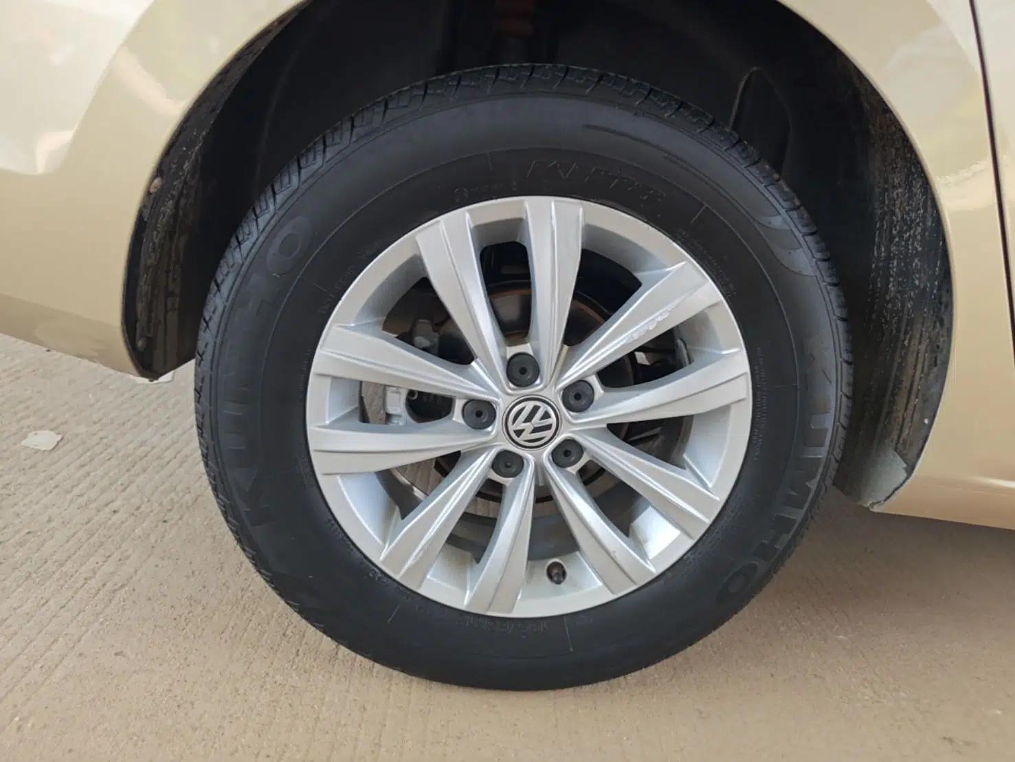 Volkswagen Bora 2016 1.6L Automatic Fashion Model — миниатюра 11
