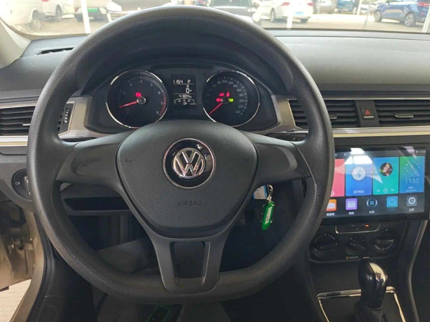 Volkswagen Bora 2016 1.6L Automatic Fashion Model — миниатюра 13